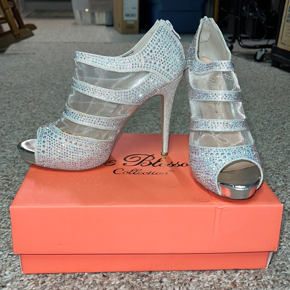 De Blossom Collection High Heels- perfect for prom!!